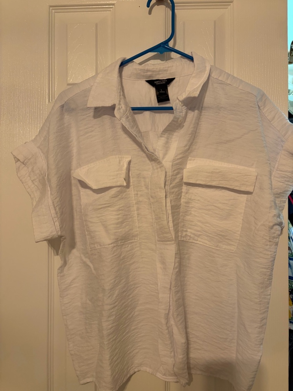 Simply Vera Vera Wang White Short-Sleeve Button Front Shirt with Chest Pockets